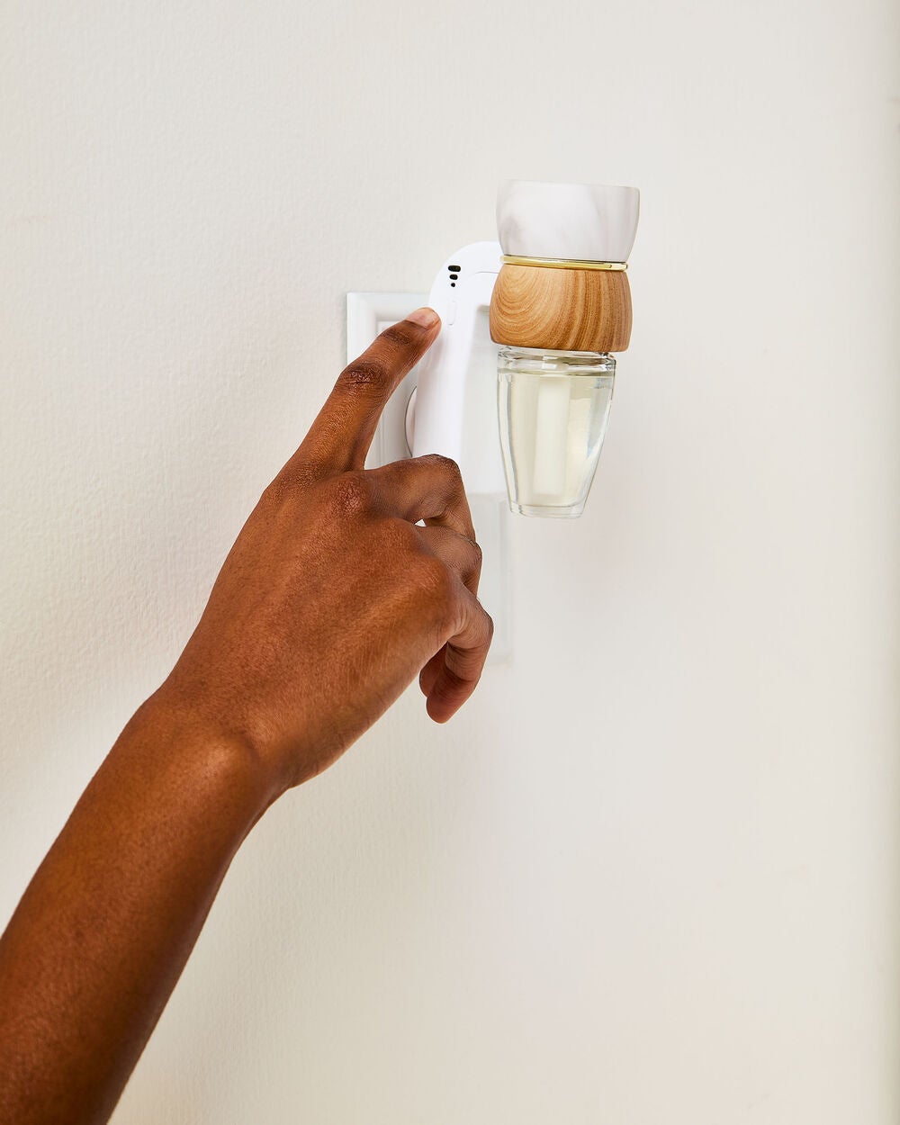 Marble Hourglass Scent Control? Wallflowers Fragrance Plug - Image 5