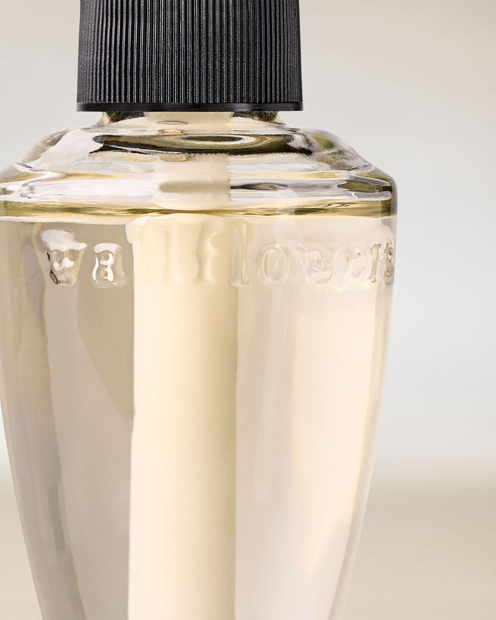 Raspberries & Whipped Vanilla Wallflowers Fragrance Refill - Image 2
