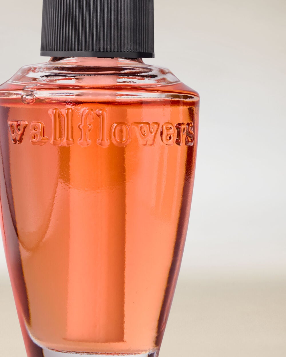 Apple Cinnamon Spice Wallflowers Fragrance Refill - Image 2