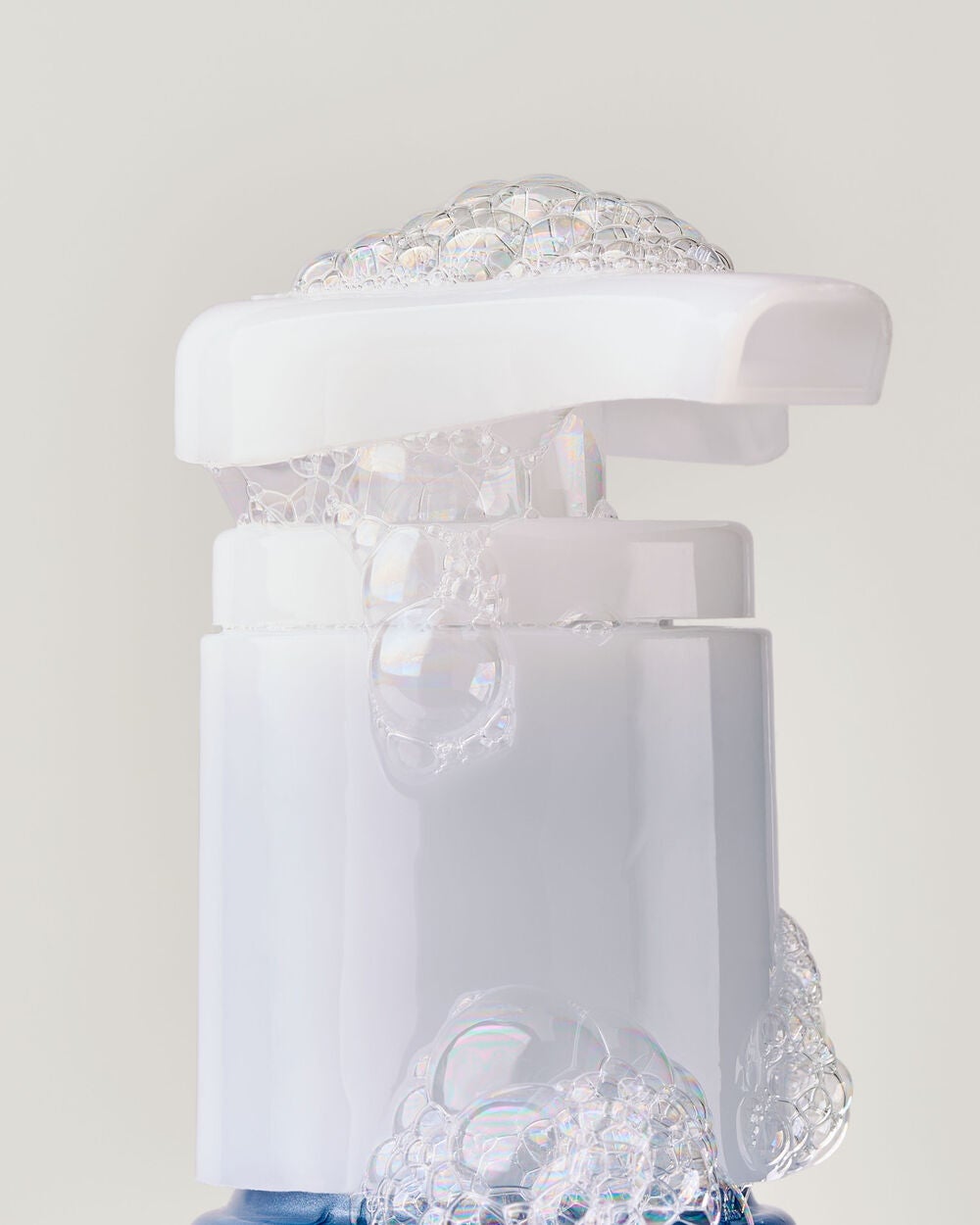 Coastal Air Cleansing Gel Hand Soap - Image 5