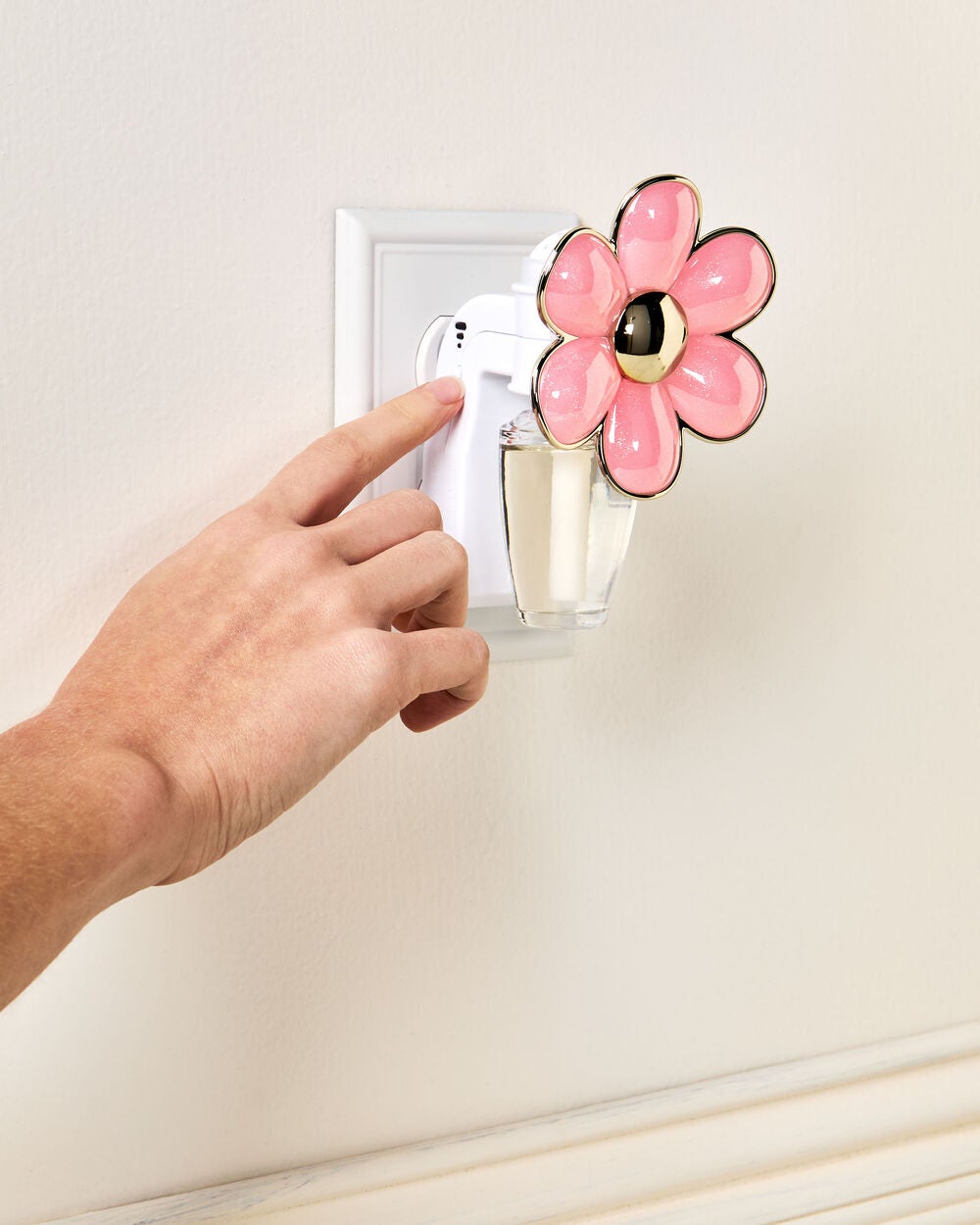 Daisy Scent Control? Nightlight Wallflowers Fragrance Plug - Image 5