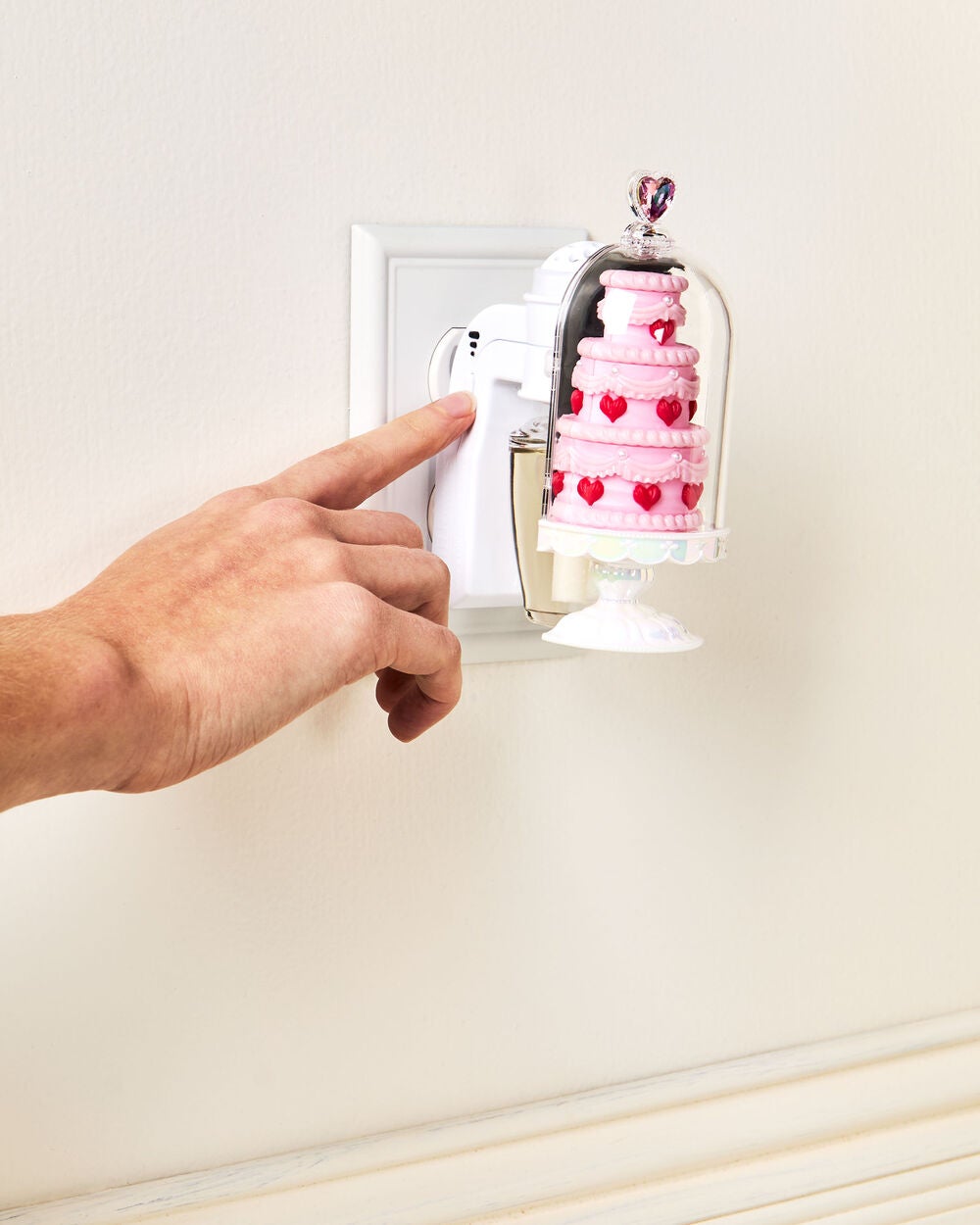 Tiered Cake in Case Scent Control? Nightlight Wallflowers Fragrance Plug - Image 5