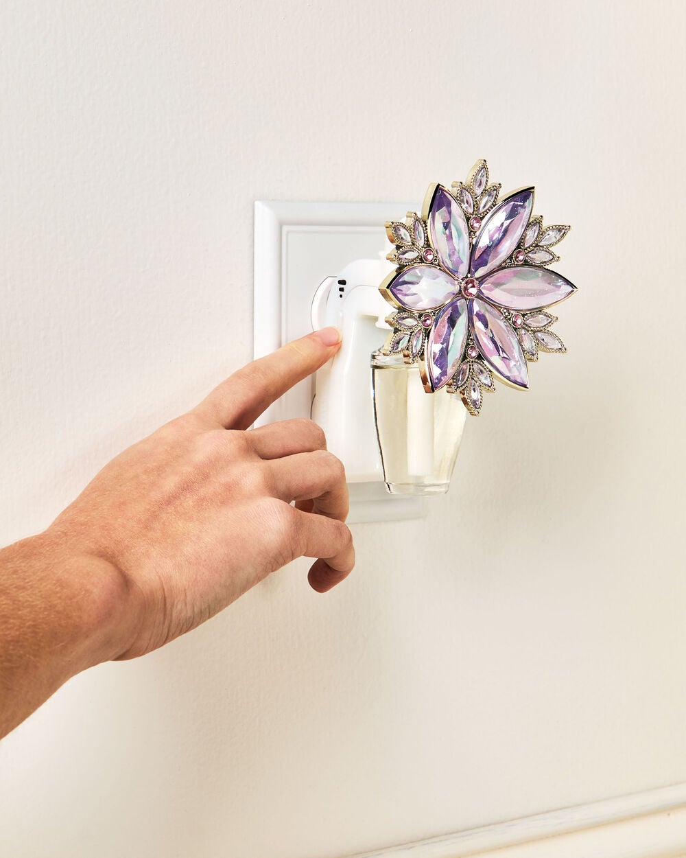 Crystal Burst Scent Control? Nightlight Wallflowers Fragrance Plug - Image 6