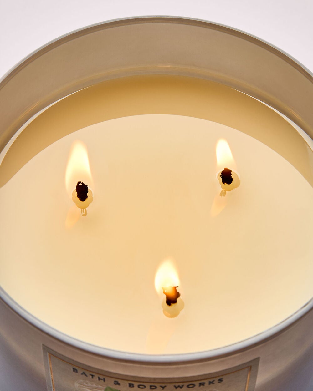 Clothesline Breeze 3-Wick Candle - Image 5